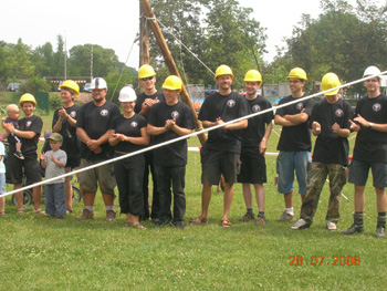 Aufbau-Team nach Fertigstellung auf dem Leuchtturm