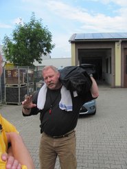 Wal blickt aus dem Führerhaus